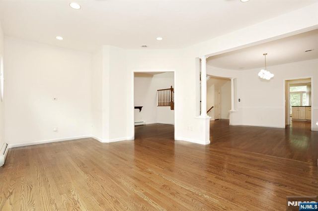 136 Winding Creek, Old Tappan, NJ 07675