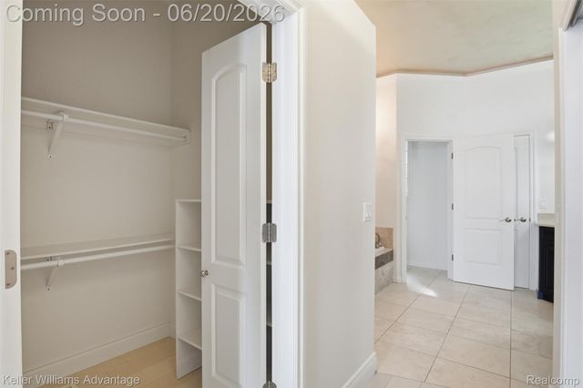 9548 Elizabeth Lake Road, White Lake Charter Township, MI 48386