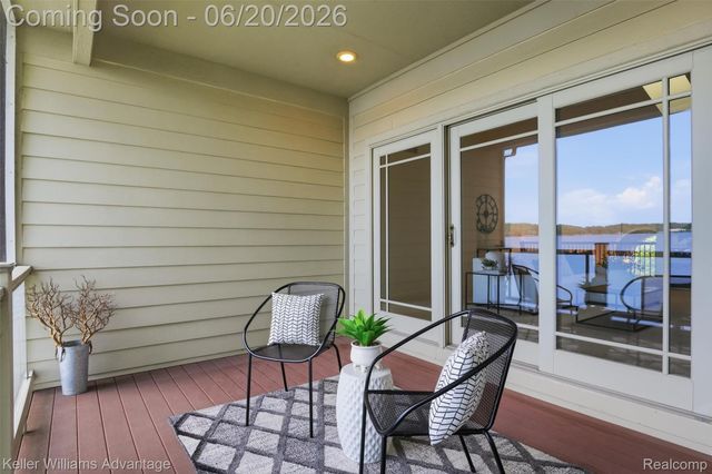 9548 Elizabeth Lake Road, White Lake Charter Township, MI 48386