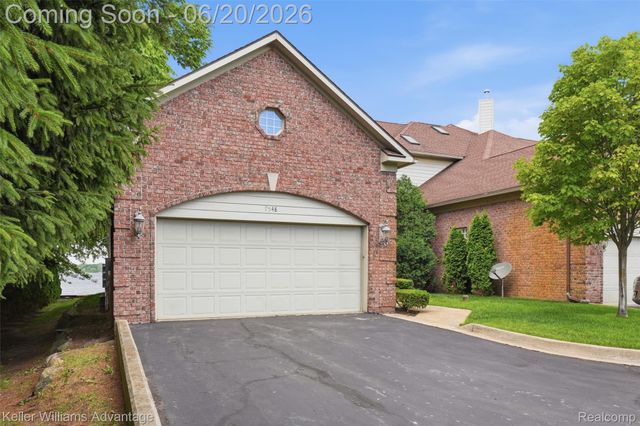9548 Elizabeth Lake Road, White Lake Charter Township, MI 48386