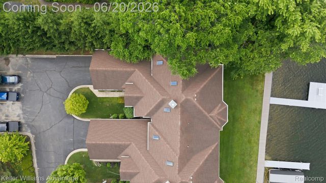 9548 Elizabeth Lake Road, White Lake Charter Township, MI 48386
