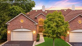 9548 Elizabeth Lake Road, White Lake Charter Township, MI 48386