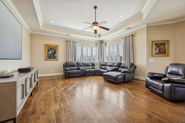 2133 Gorden Xing, Gallatin, TN 37066