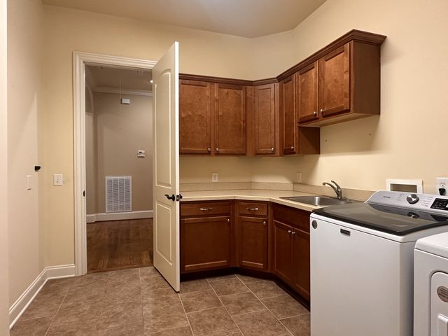 2133 Gorden Xing, Gallatin, TN 37066