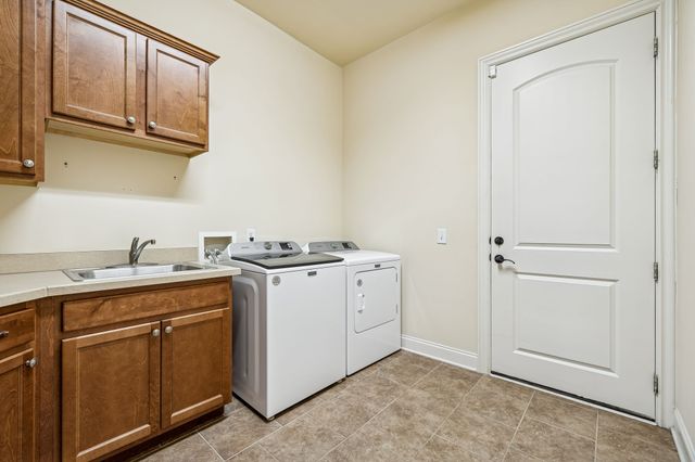 2133 Gorden Xing, Gallatin, TN 37066