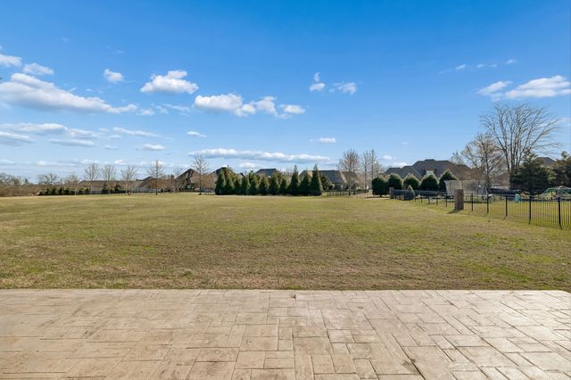 2133 Gorden Xing, Gallatin, TN 37066