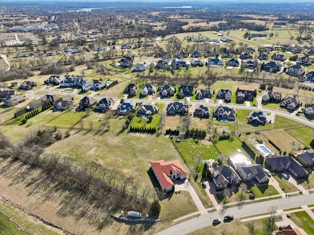 2133 Gorden Xing, Gallatin, TN 37066