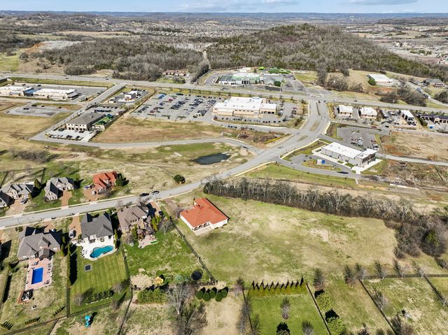 2133 Gorden Xing, Gallatin, TN 37066