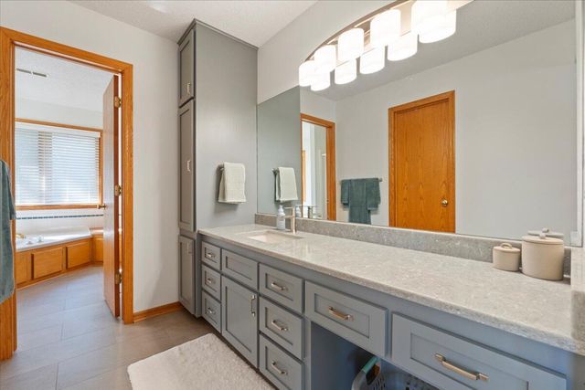 22395 205TH Street, Council Bluffs, IA 51503