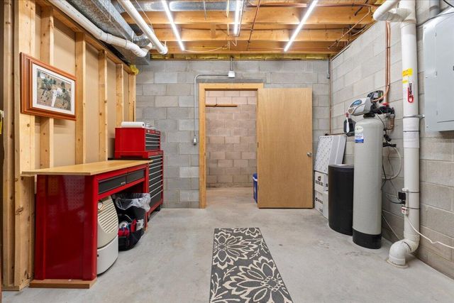 22395 205TH Street, Council Bluffs, IA 51503