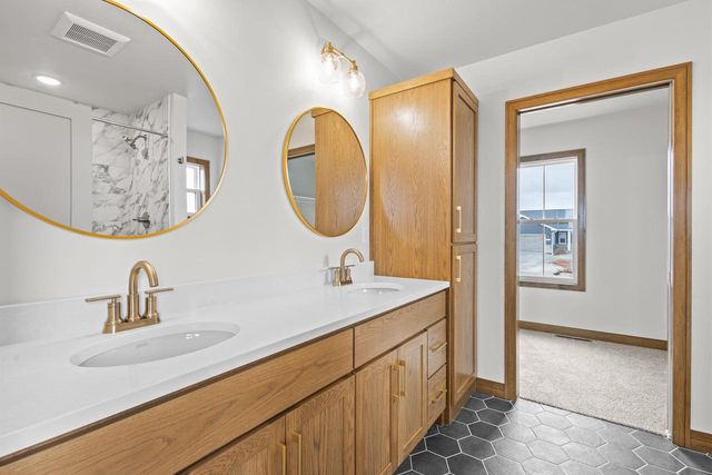 W224 SUNSET VIEW CIRCLE, Kaukauna, WI 54130