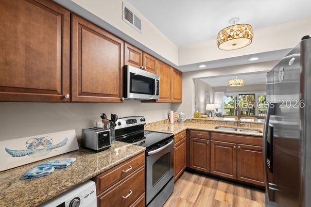 21 S Forest Beach Dr Apt 136, Hilton Head Island, SC 29928
