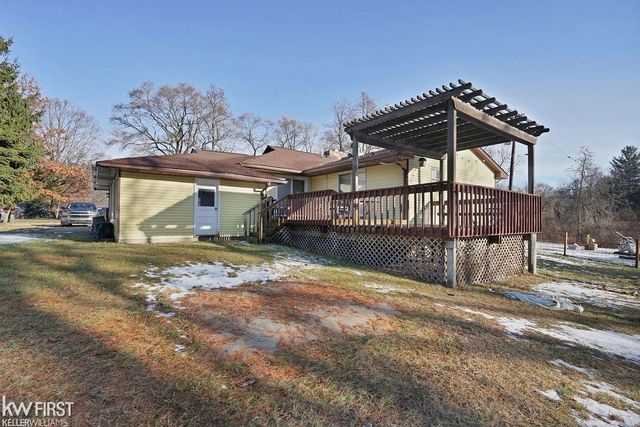 5727 Stanley Road, Columbiaville, MI 48421