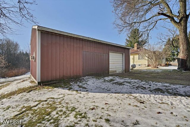 5727 Stanley Road, Columbiaville, MI 48421