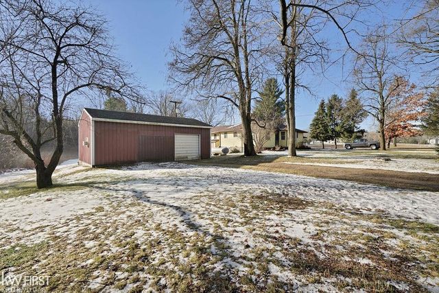 5727 Stanley Road, Columbiaville, MI 48421