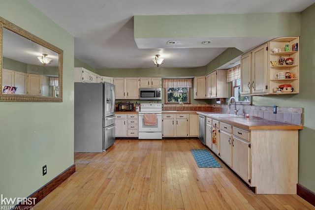 5727 Stanley Road, Columbiaville, MI 48421