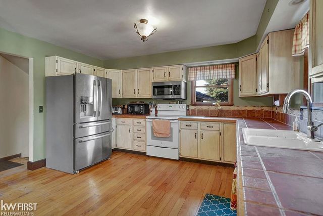 5727 Stanley Road, Columbiaville, MI 48421