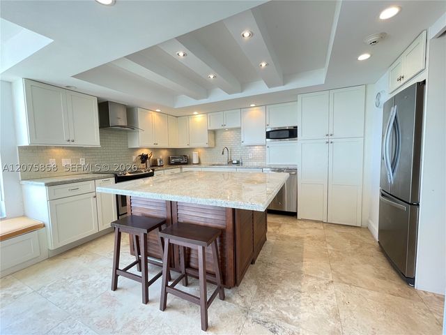 605 Ocean Dr 10L, Key Biscayne, FL 33149