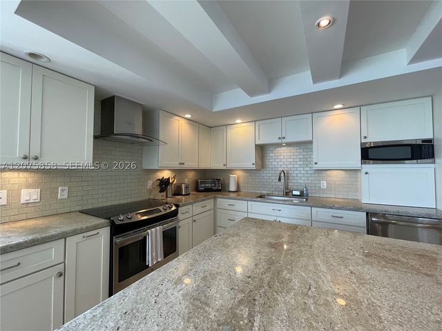 605 Ocean Dr 10L, Key Biscayne, FL 33149