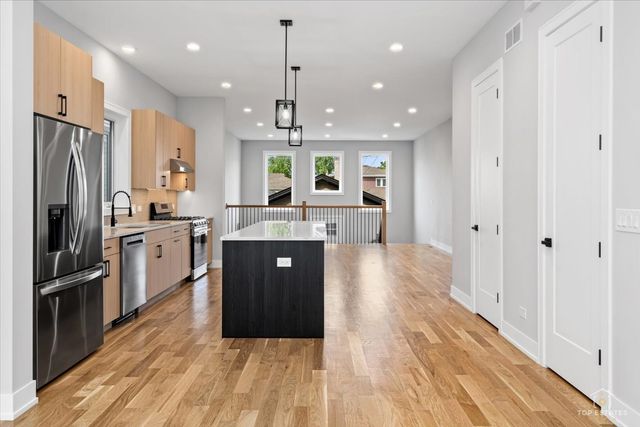 5330 S Mason Avenue, Chicago, IL 60638