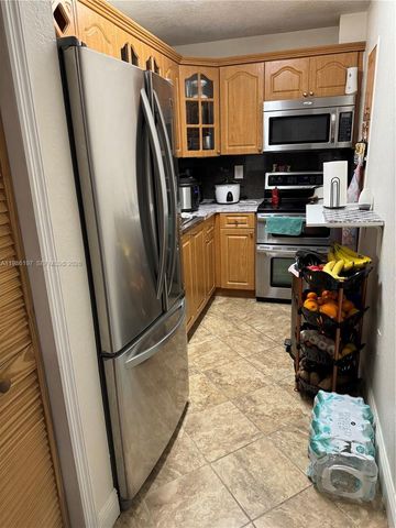 4717 NW 7th St 203-10, Miami, FL 33126