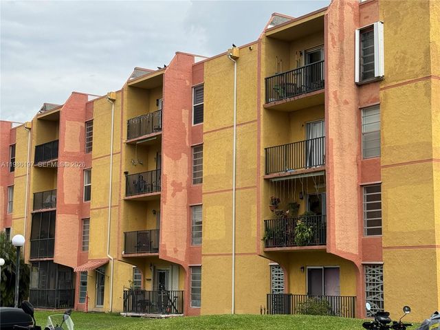 4717 NW 7th St 203-10, Miami, FL 33126