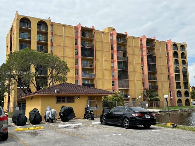 4717 NW 7th St 203-10, Miami, FL 33126