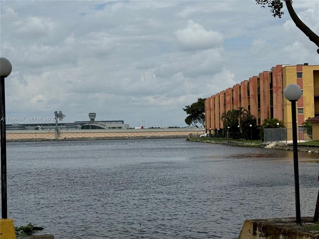 4717 NW 7th St 203-10, Miami, FL 33126