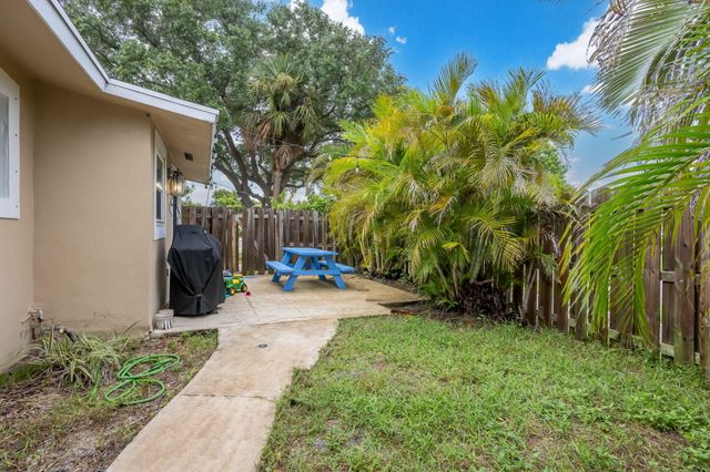 272 NE 13th Street, Delray Beach, FL 33444