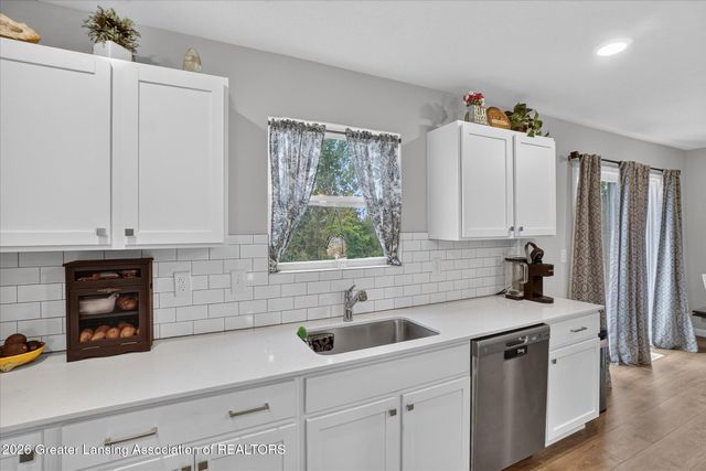 4493 Sunset Drive, Potterville, MI 48876