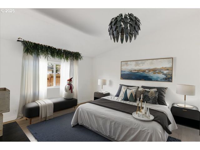 12323 Se HOLGATE Blvd 6, Portland, OR 97236