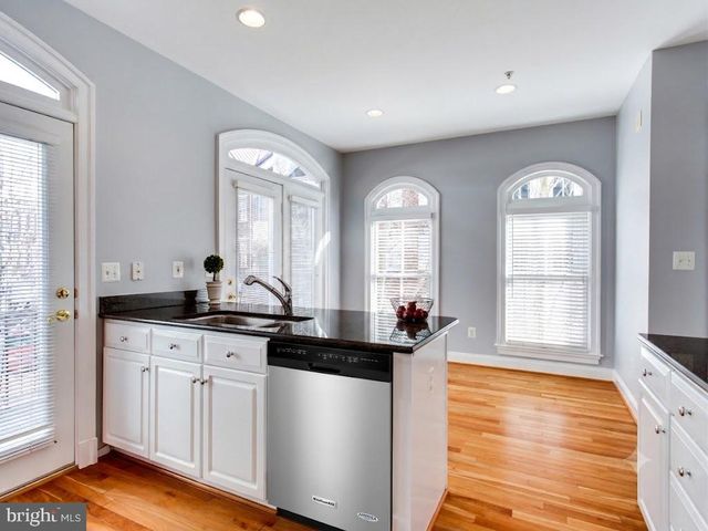 25 ALEXANDER ST, Alexandria, VA 22314