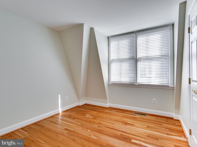25 ALEXANDER ST, Alexandria, VA 22314