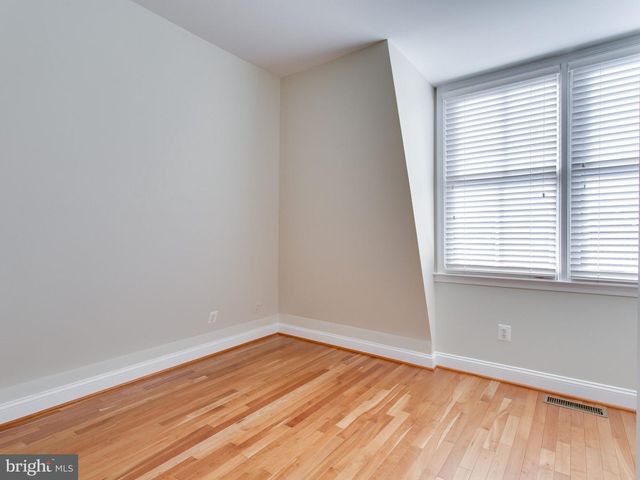 25 ALEXANDER ST, Alexandria, VA 22314