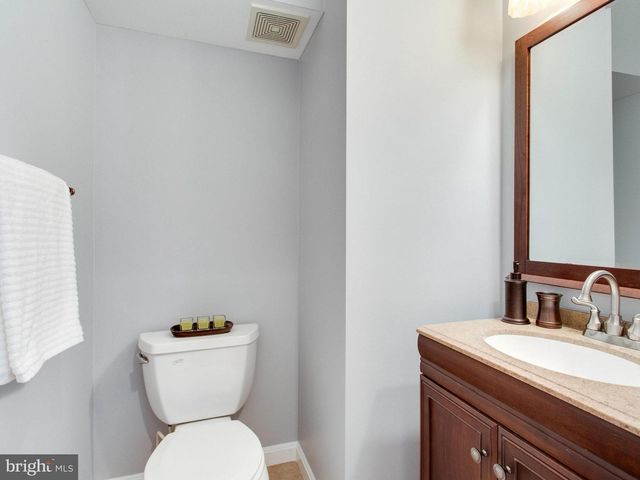 25 ALEXANDER ST, Alexandria, VA 22314