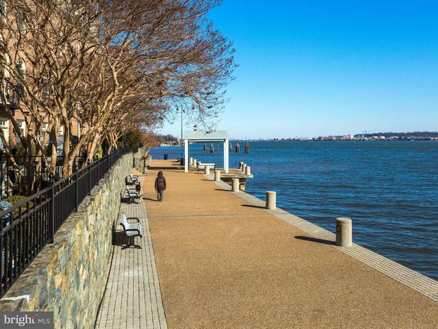 25 ALEXANDER ST, Alexandria, VA 22314