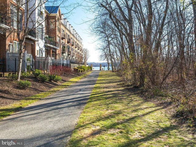 25 ALEXANDER ST, Alexandria, VA 22314