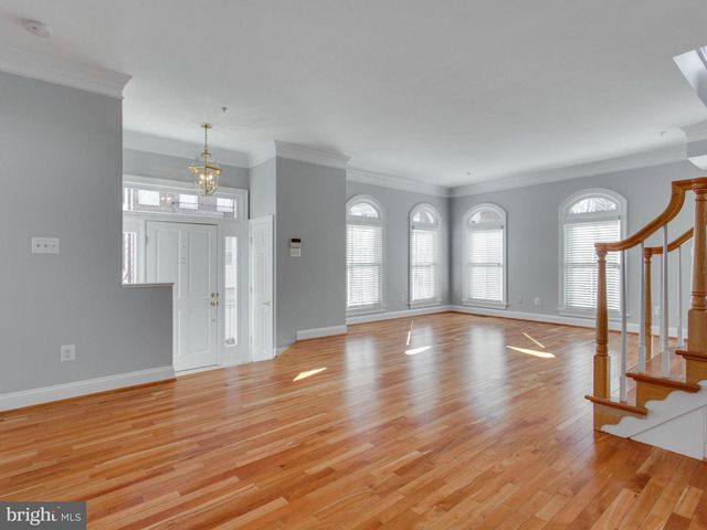 25 ALEXANDER ST, Alexandria, VA 22314