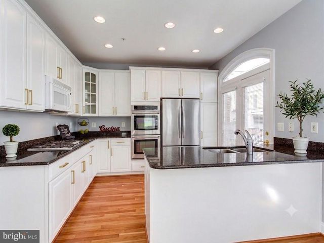25 ALEXANDER ST, Alexandria, VA 22314