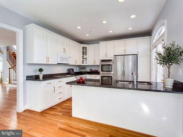 25 ALEXANDER ST, Alexandria, VA 22314