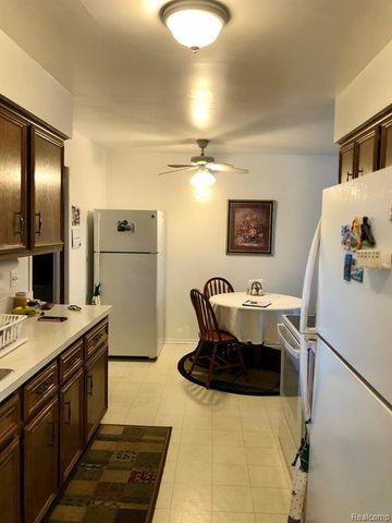 8681 Tucson Court, Warren, MI 48093