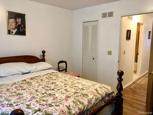 8681 Tucson Court, Warren, MI 48093