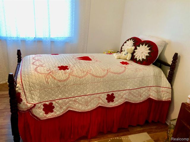 8681 Tucson Court, Warren, MI 48093