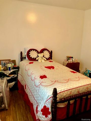 8681 Tucson Court, Warren, MI 48093