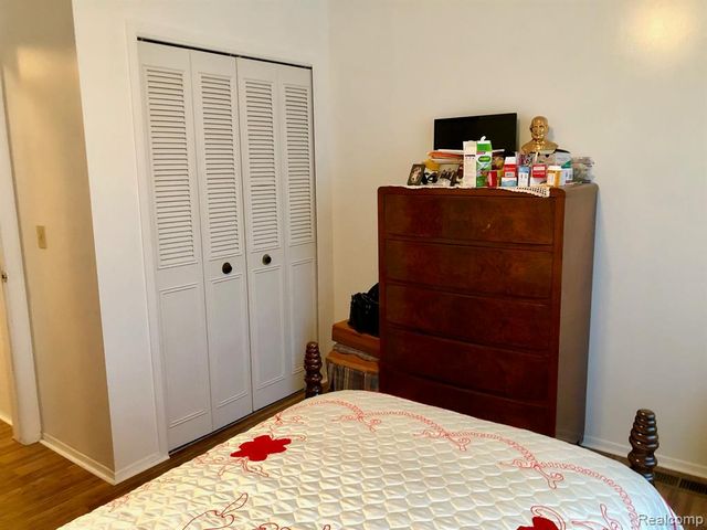 8681 Tucson Court, Warren, MI 48093