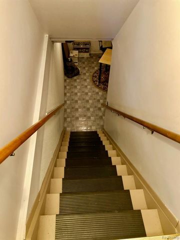 8681 Tucson Court, Warren, MI 48093