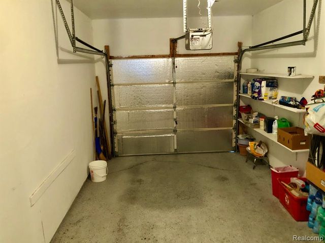 8681 Tucson Court, Warren, MI 48093