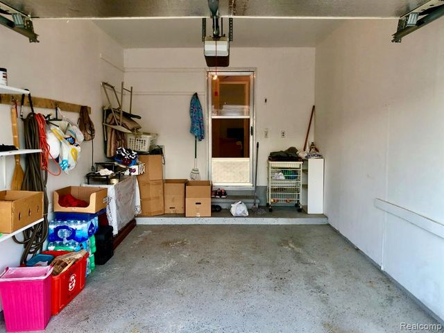 8681 Tucson Court, Warren, MI 48093