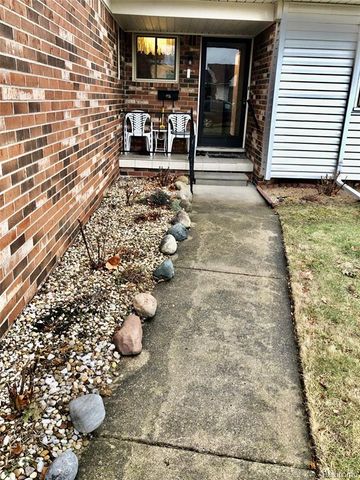 8681 Tucson Court, Warren, MI 48093