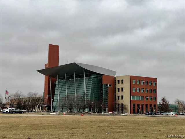 8681 Tucson Court, Warren, MI 48093